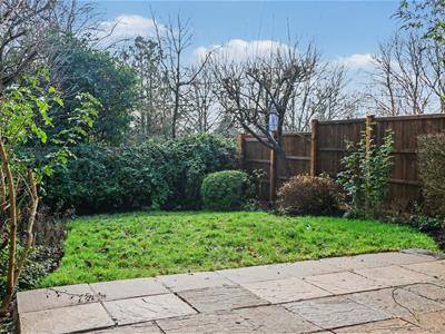 Property image 11 of home to let in The Lawns, Shenley Radlett